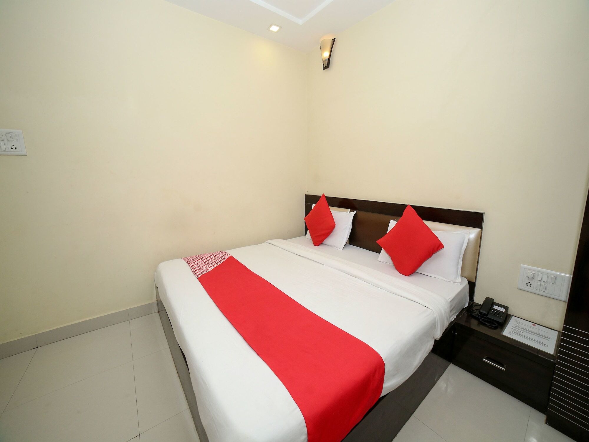 Oyo 7367 Hotel Dessert Palm กวาลิออร์ ภายนอก รูปภาพ